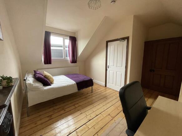 Bedroom 6-2