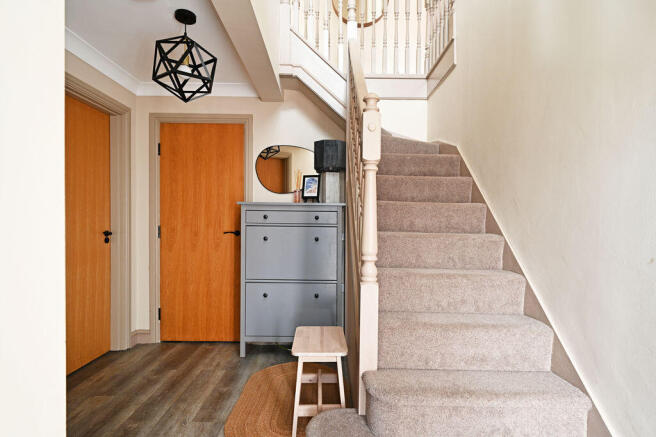 5 bed Detached for sale Image 6