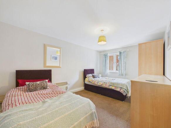 3 bed Apartment for sale Image 8