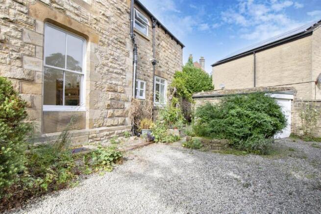 2 bed Apartment for sale Image 12