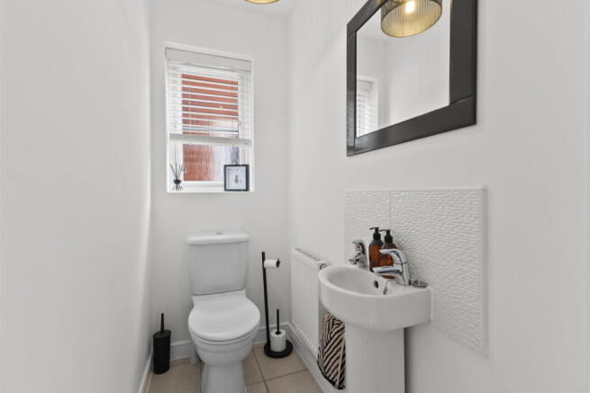 4 bed Detached for sale Image 10