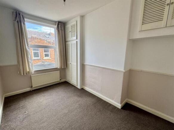 4 bed Terraced to rent Image 7