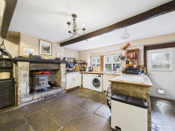 5 bed Cottage for sale Image 10