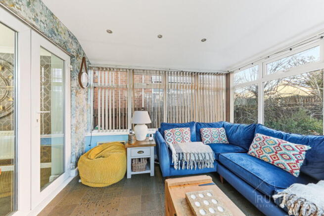 4 bed Detached for sale Image 10