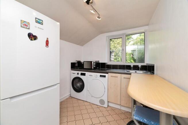 4 bed Detached for sale Image 10
