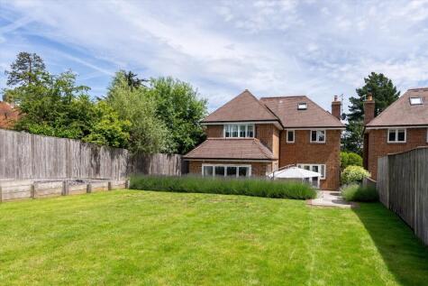 Leatherhead Road, Oxshott, Leatherhead, Surrey, KT22
