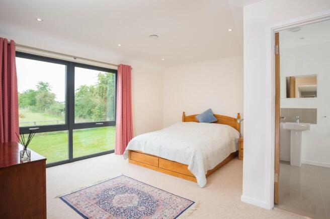 Guest bedroom