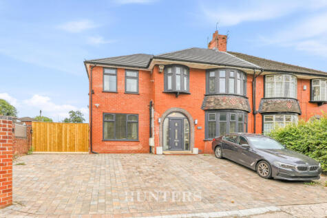 Manchester New Road, Alkrington, Manchester, M24