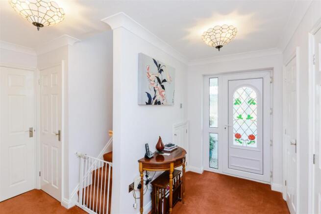 8270388-interior12.j