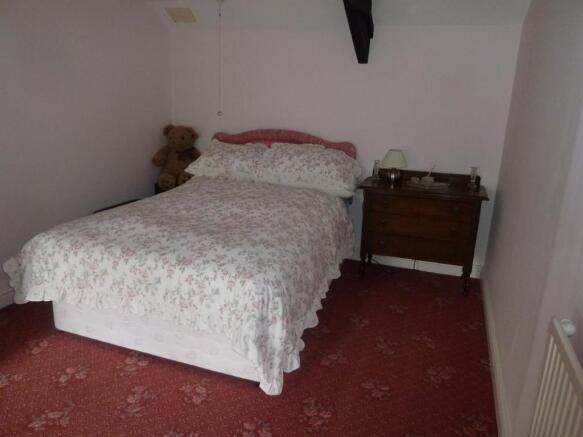 BEDROOM 2