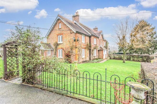 35-South Cottage6.jpg