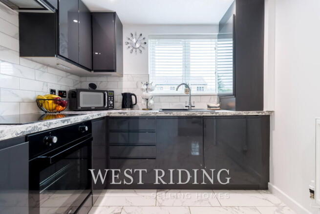 2 bed Ground Flat for sale Image 4
