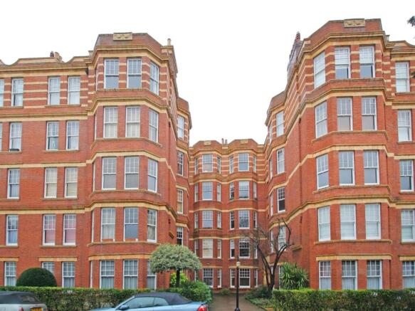 47 Sutton Court E...