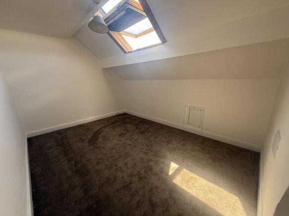 4 bed Terraced to rent Image 9