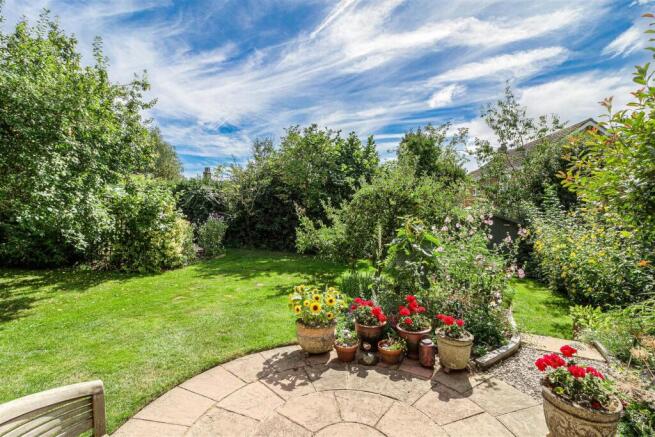 5 Garton Close