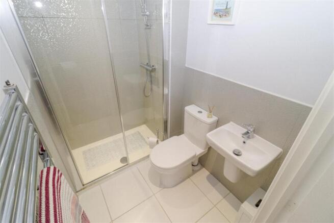 4 bed Detached for sale Image 11