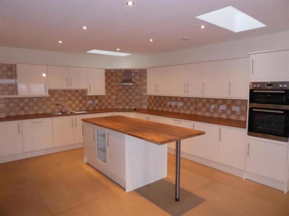 KITCHEN/DINER