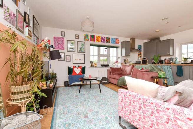 Lounge / Kitchen