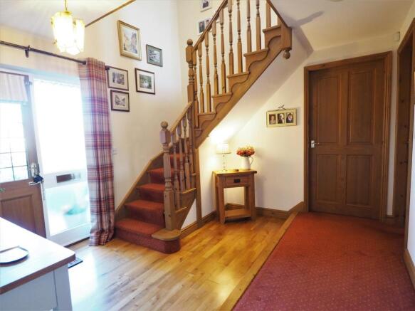 Inviting Entrance Hall 723