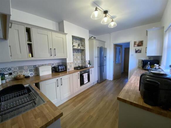 Kitchen: