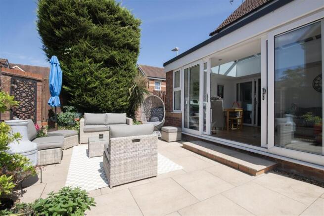 4 bed Detached for sale Image 8