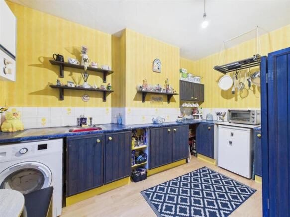 2 bed Maisonette for sale Image 5