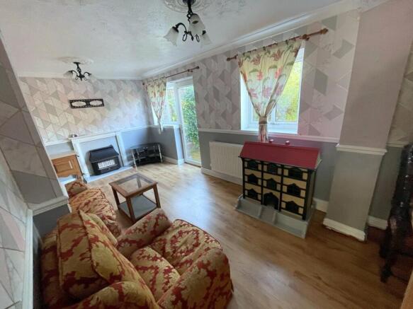Lounge/Dining Room