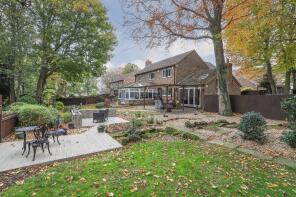 8, Saddlers Grove, Badsworth, Pontefract WF9 1PE