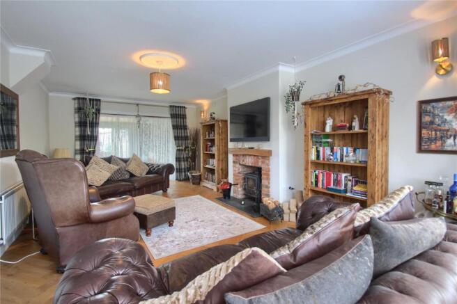 5 bed Semi-Detached for sale Image 5