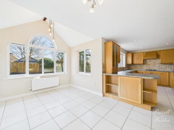 CAM01995G0-PR0395-STILL005