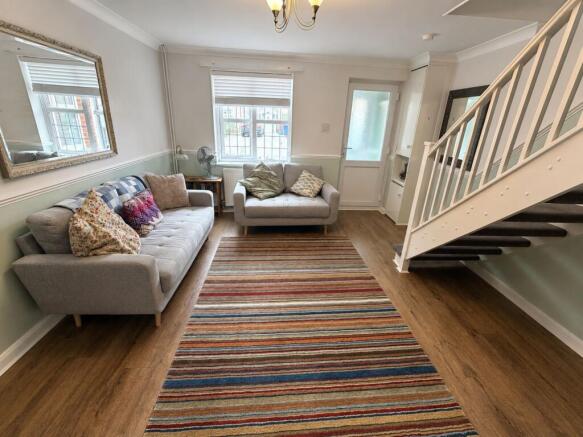 Bankfoot, Badgers Dene, Grays, Essex. RM17 5HY photo 4