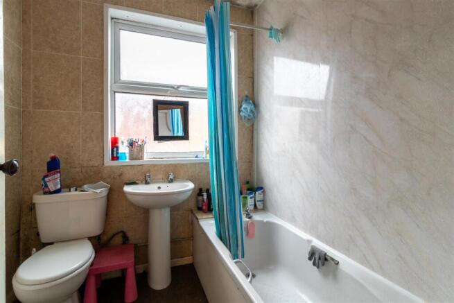 3 bed House to rent Image 4
