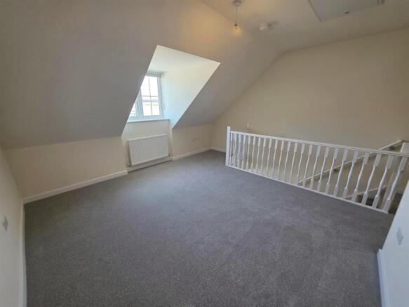 3 bed Semi-Detached to rent Image 12