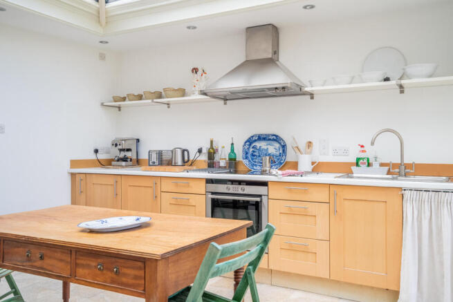 4 bed Semi-Detached for sale Image 11