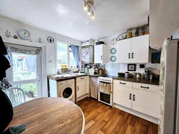 3 bed Terraced for sale Image 4