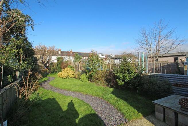 8NR - Garden 2.jpg
