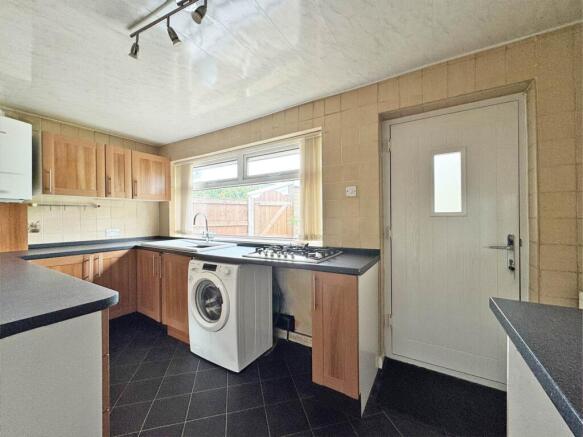 3 bed Semi-Detached Bungalow for sale Image 6