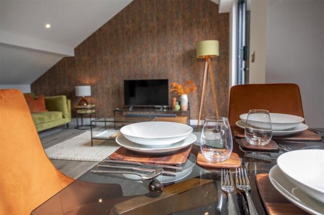 3 bed Flat for sale Image 4