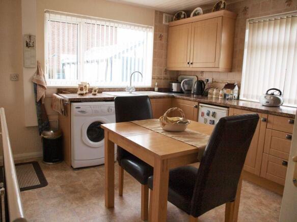 Dining Kitchen Pic 2