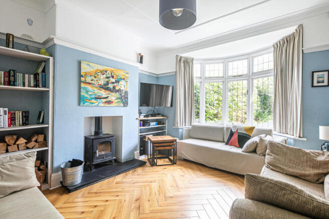 5 bed Semi-Detached for sale Image 9