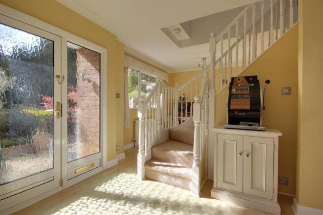 6 bed Detached for sale Image 6