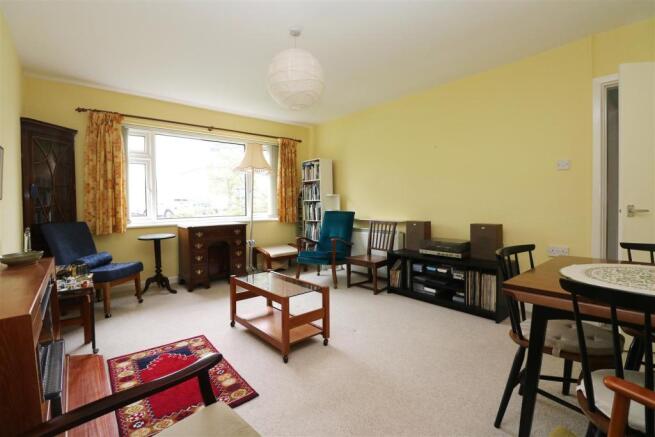 Sitting Room pic 2.JPG