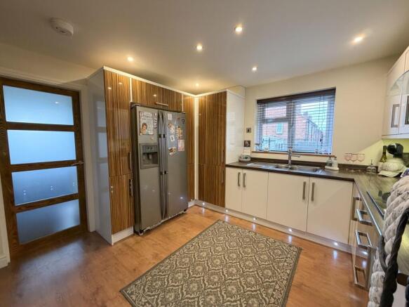 2 bed Duplex for sale Image 7