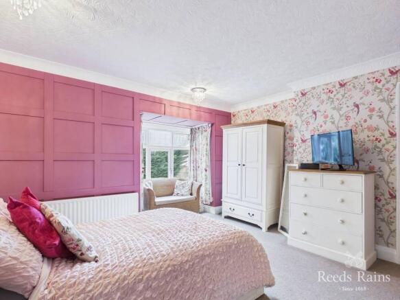 4 bed Semi-Detached for sale Image 11