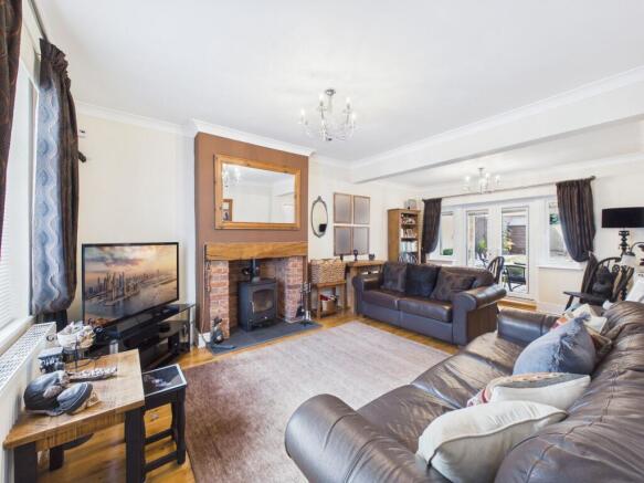 Lounge/Dining Room
