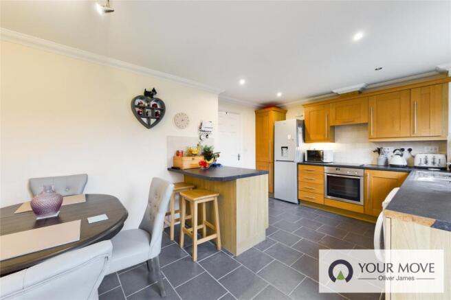 Kitchen / Dining Roo