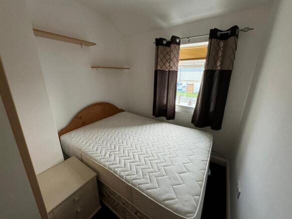 2 bed House to rent Image 10