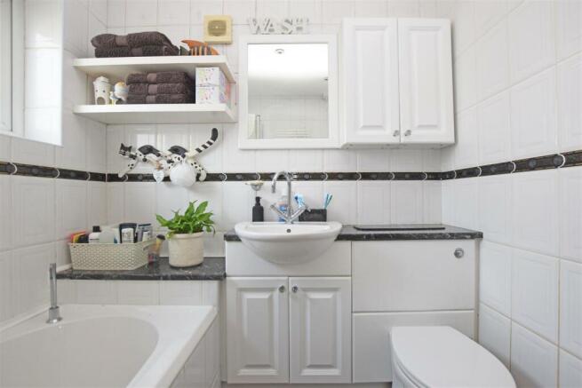 Bathroom.JPG