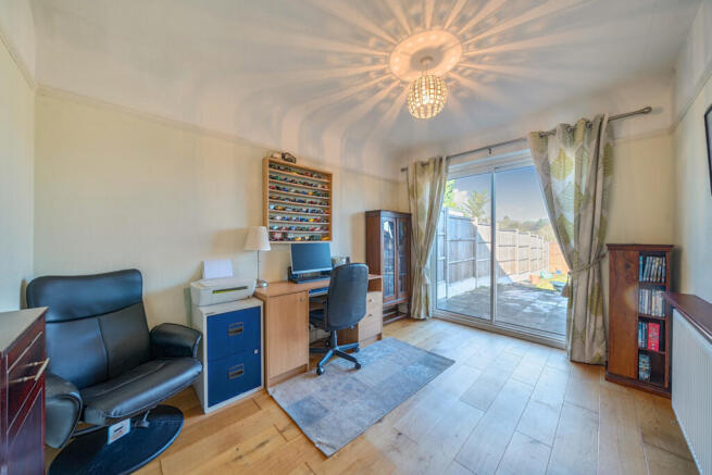 1424561-8-69a954d...