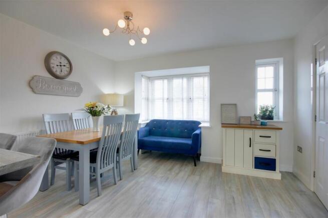 4 bed Detached for sale Image 10